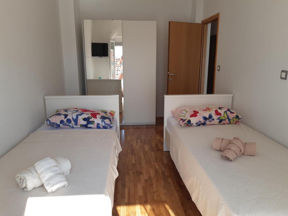 Apartmani Frano Vodice Buitenkant foto